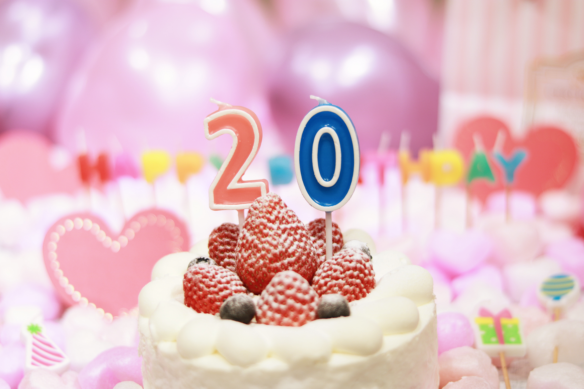 20代の彼女に贈る誕生日プレゼントの予算と人気の贈り物は？ 誕生日プレゼントやデートプランなどおもしろアイディアまとめディア『プレタグ』