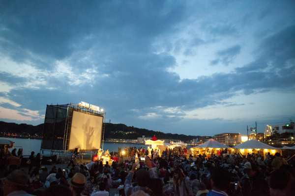 逗子海岸映画祭の風景