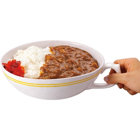 カップの形をしたカレー皿